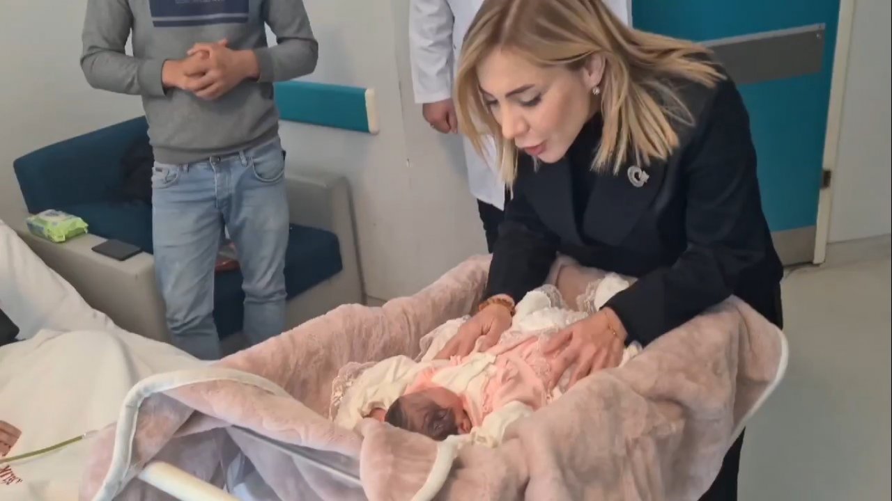 AK Parti Muğla Milletvekili Gökcan, Muğla’da tedavi gören depremzedeler ile bir araya geldi