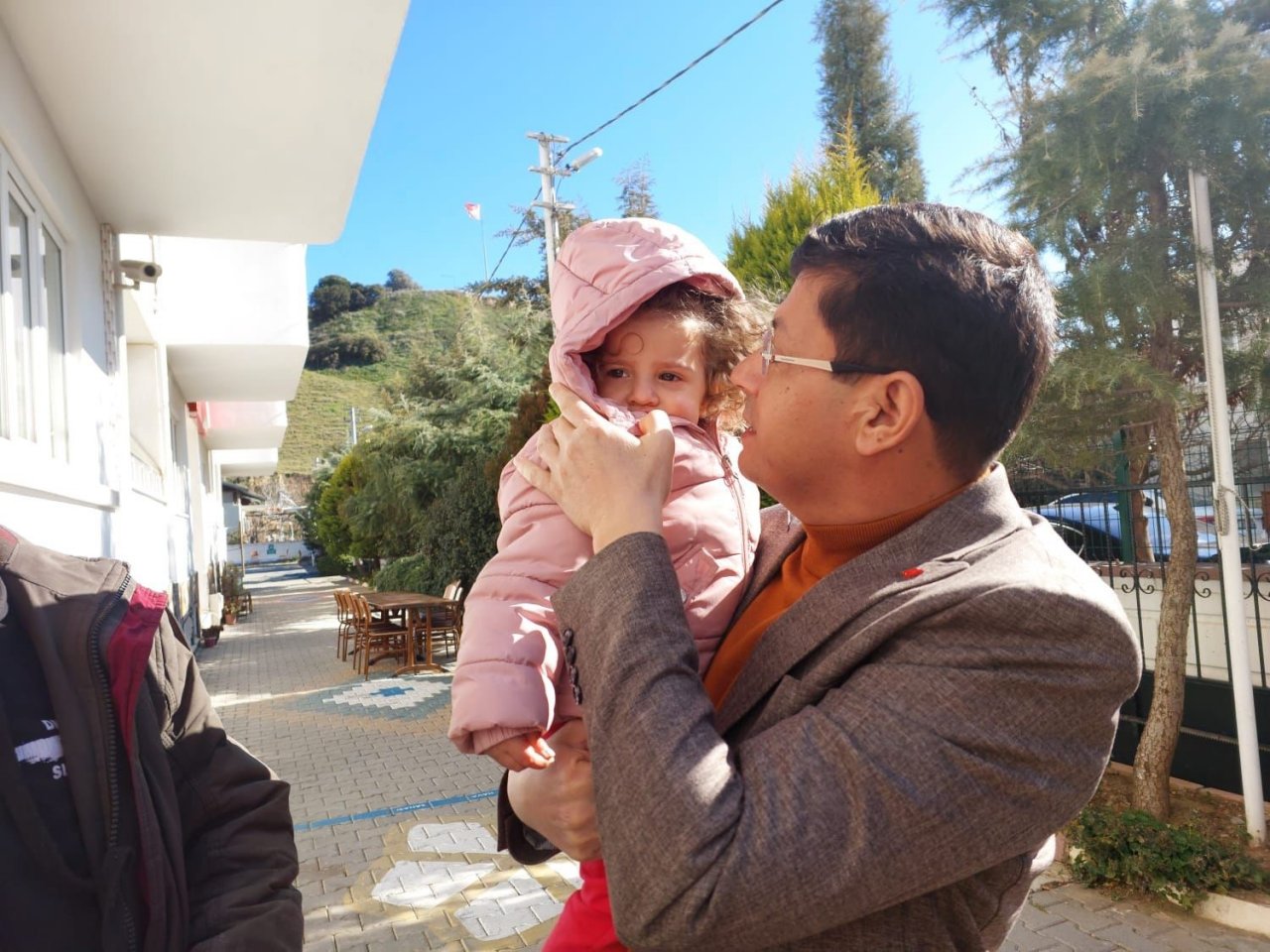 Başkan Özcan: “Depremzedelerimiz için elimizden gelenin fazlasını yapacağız”