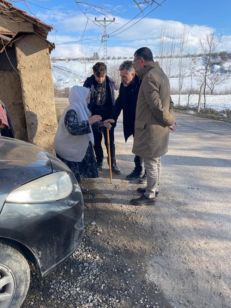 Başkan Sandal, afet bölgesinde: Kılıçdaroğlu’na deprem raporu