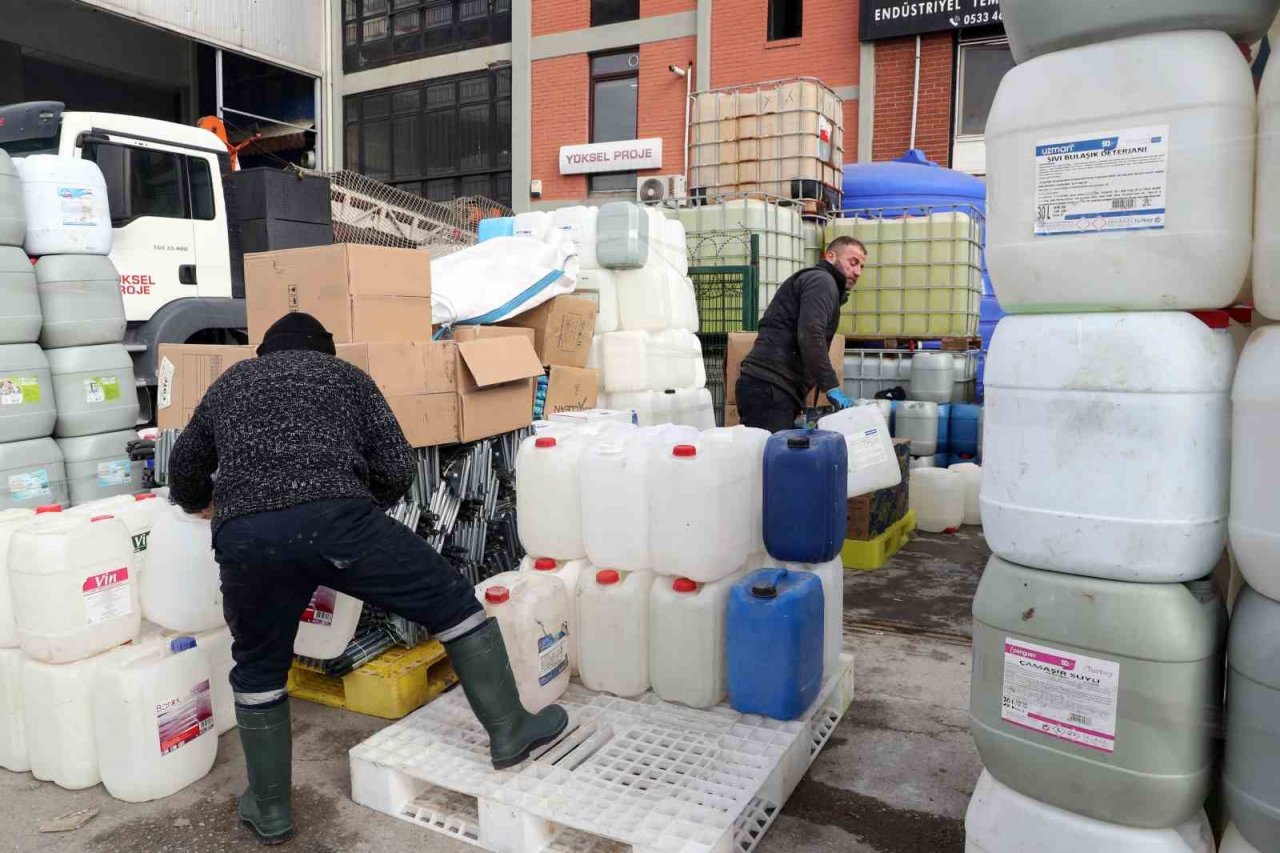 Hijyen ve temizlik malzemeleri deprem bölgelerine sevk ediliyor