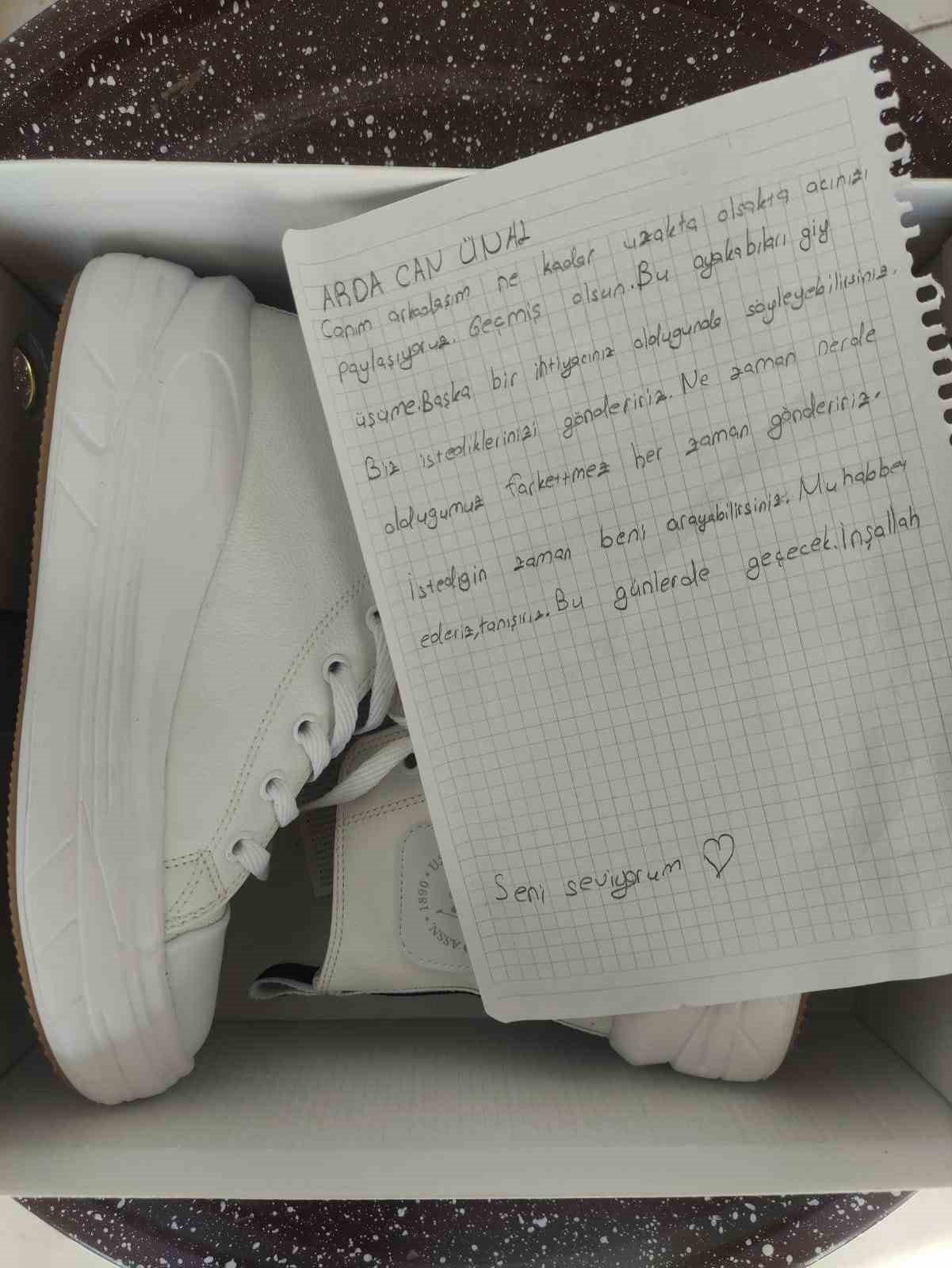 Efeler, depremin yaralarını sarmaya devam ediyor