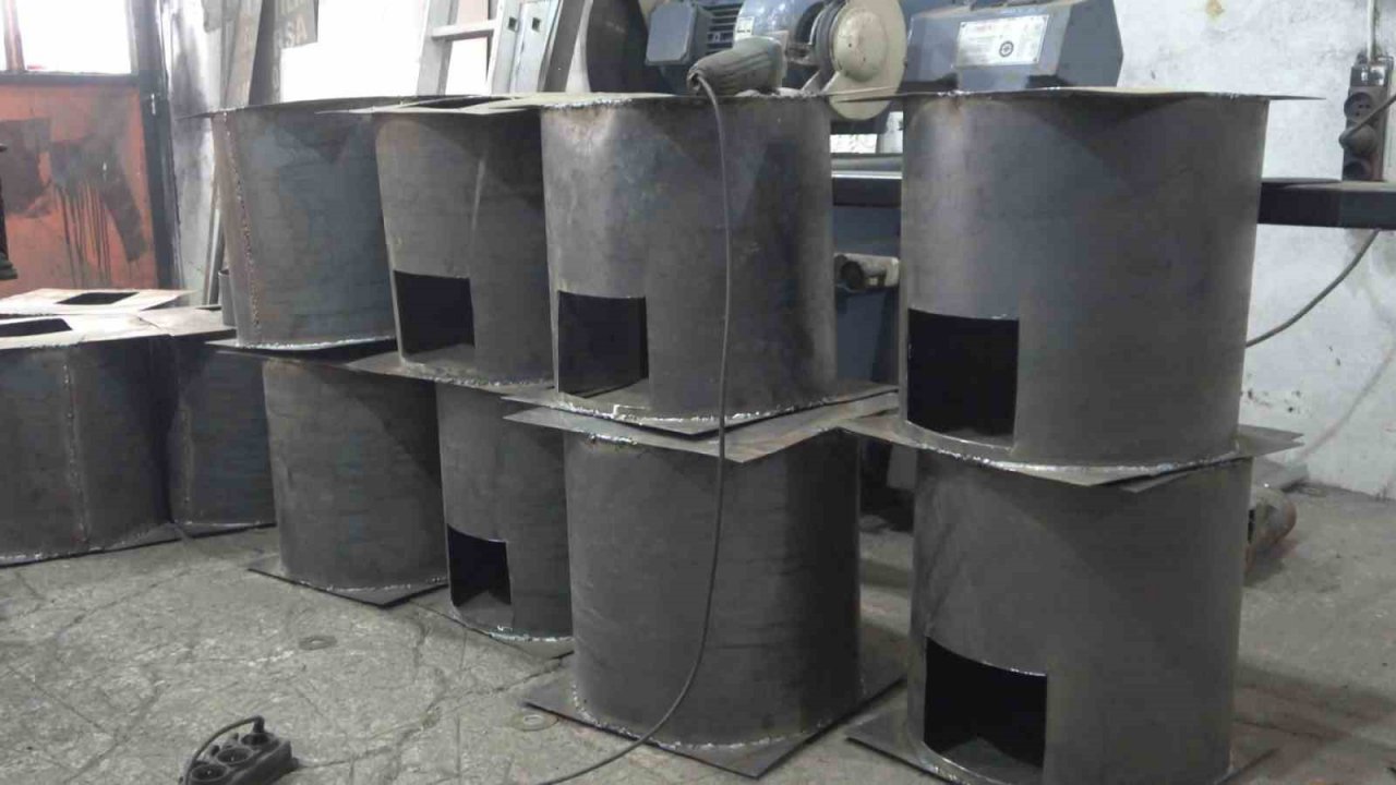 Gümüşhane’de sanayi esnafı depremzedeler için soba üretmeye başladı