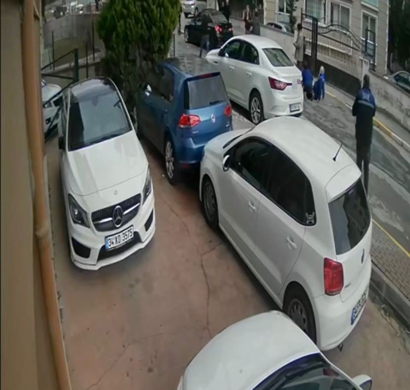 Pendik’te yardım tırının görevlisine silahlı saldırı anı kamerada