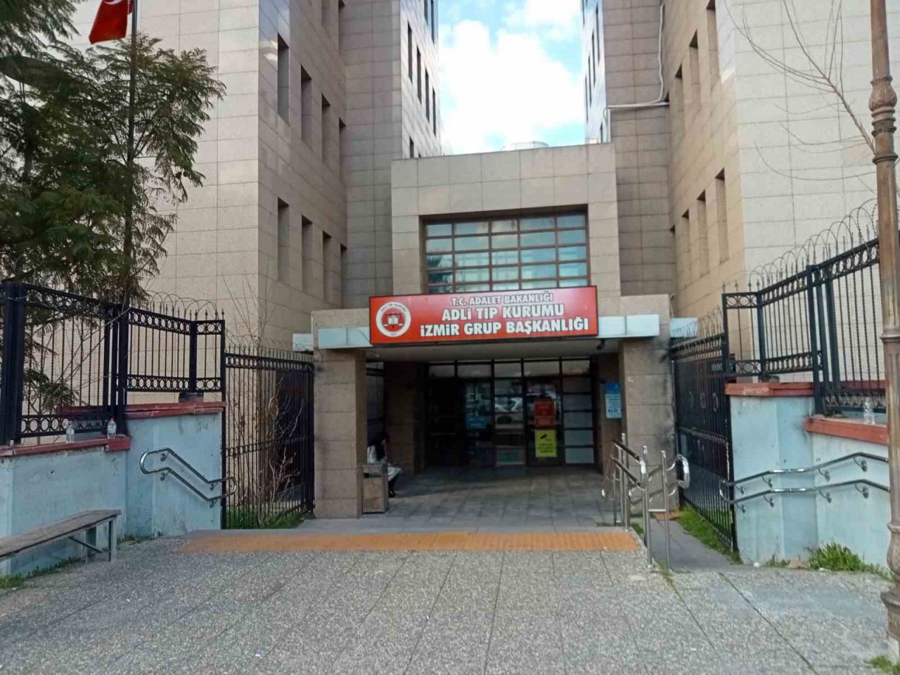 Koyunlar yalnız gelince şüphelendiler, cansız bedenini buldular