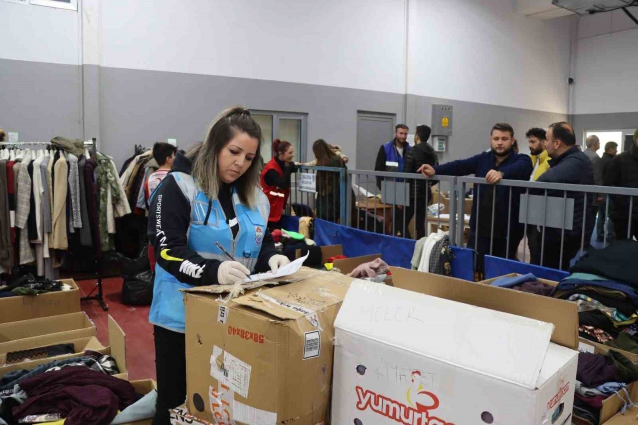 Yalova’daki sosyal markette ihtiyaç listesi güncellendi