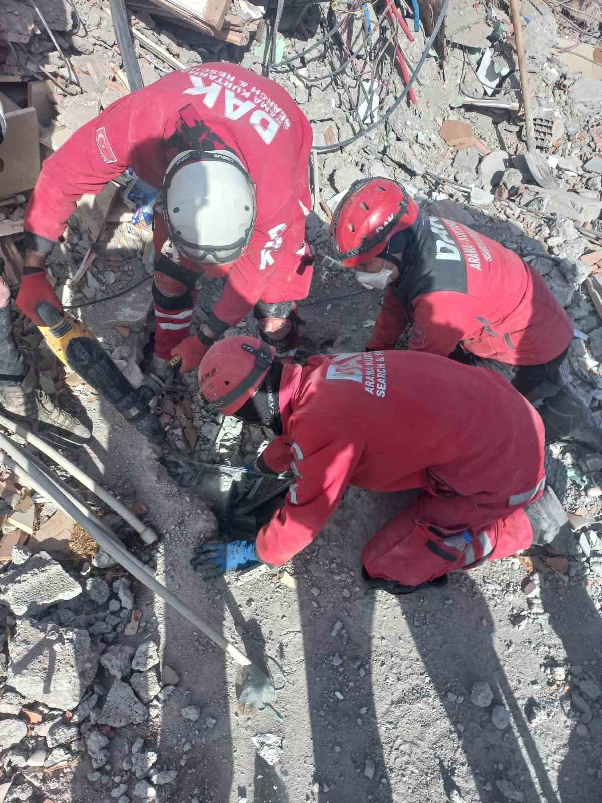 AFAD Eskişehir ve DAK depremin 11’inci gününde çalışmalarını sürdürüyor