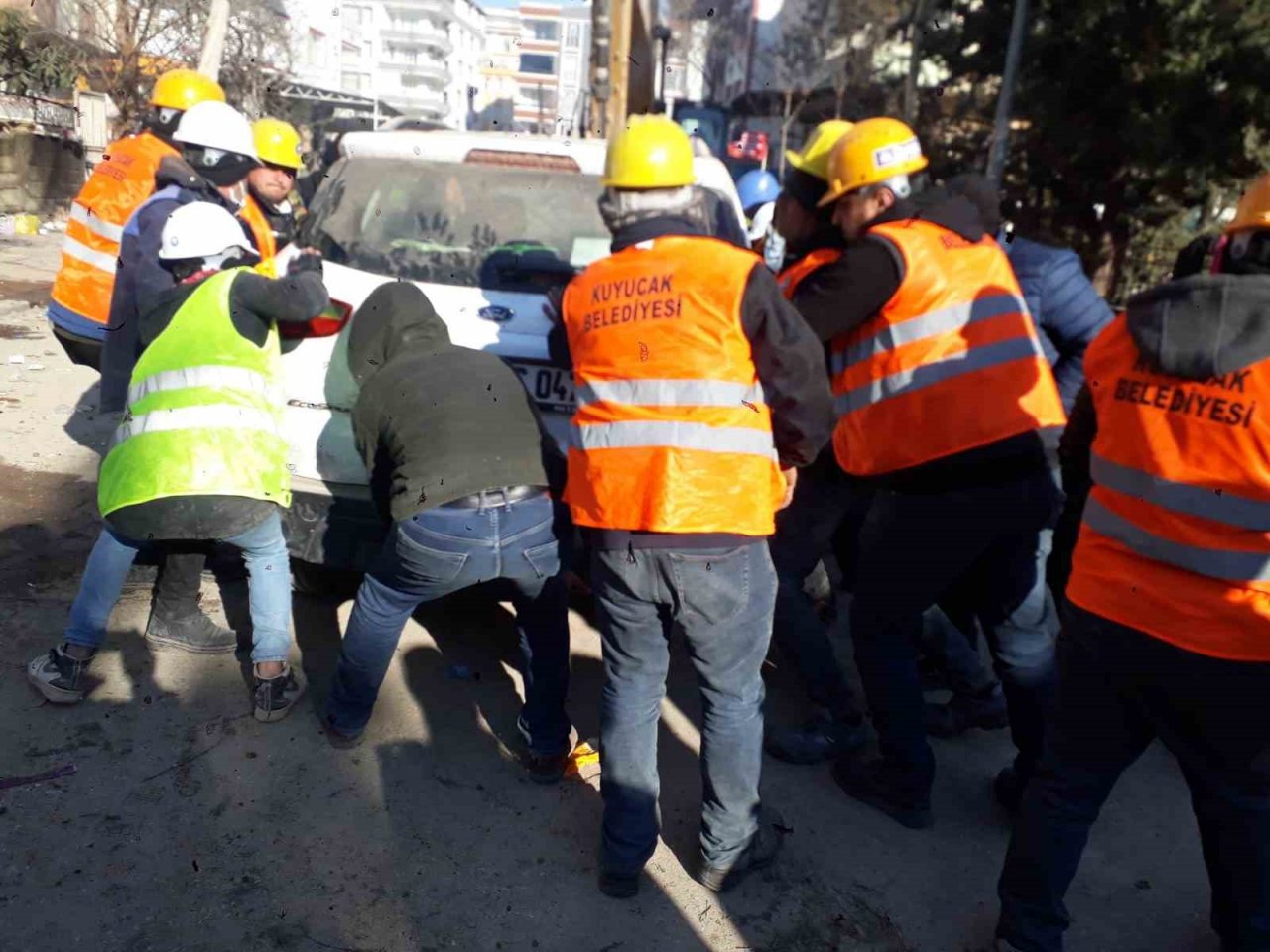 Kuyucak Belediyesi ekipleri deprem bölgesinden döndü