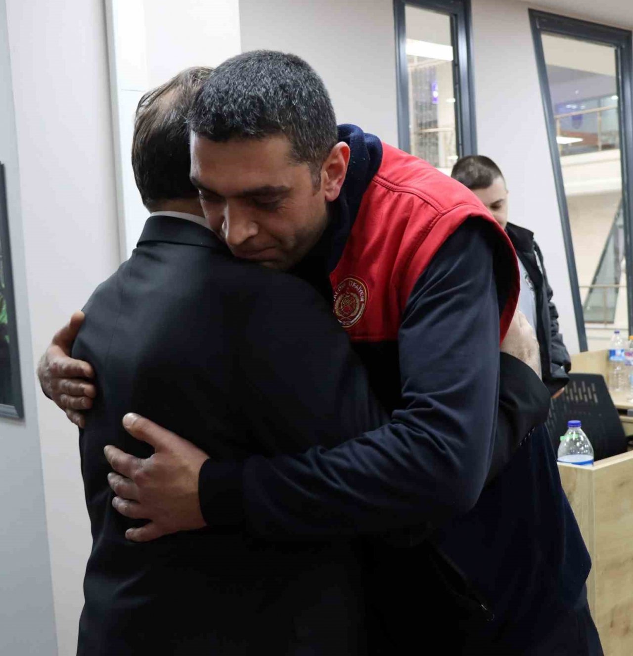 Yalova Belediyesi’nin ilk arama kurtarma ekibi geri döndü