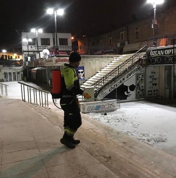 Kara teslim olan Kastamonu’da tuzlama çalışmaları sürdürüyor