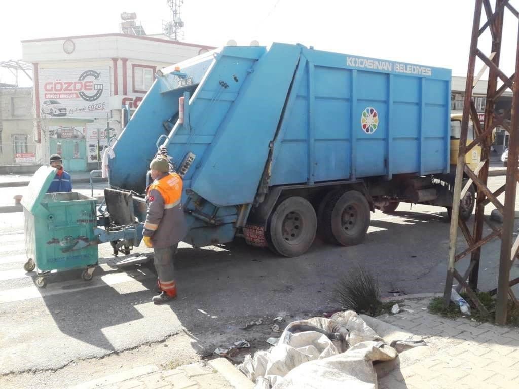 Başkan Çolakbayrakdar; “Depremin ilk saatlerinden itibaren gece-gündüz durmadan çalışıyoruz”