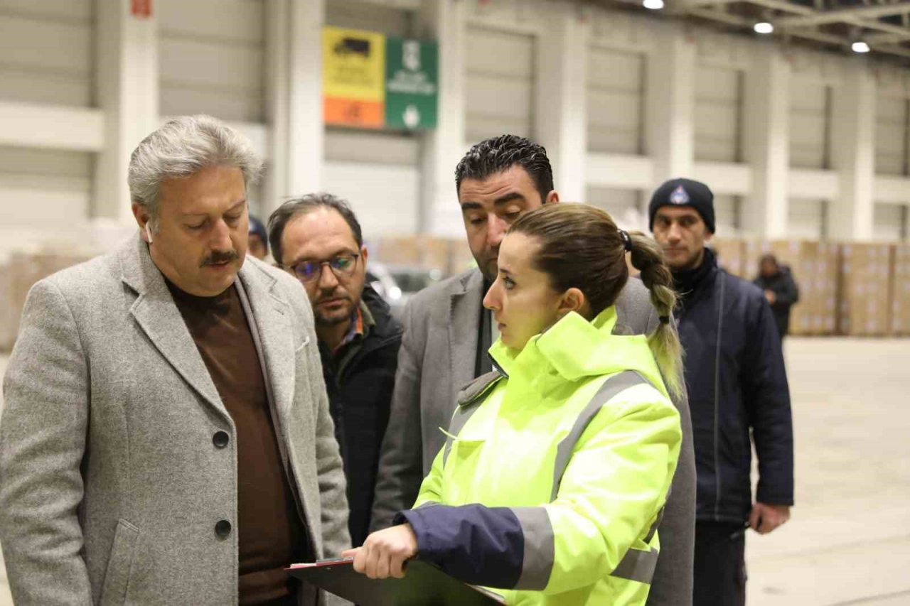Kayseri Deprem Koordinasyon Merkezi yardımları hızla devam ediyor