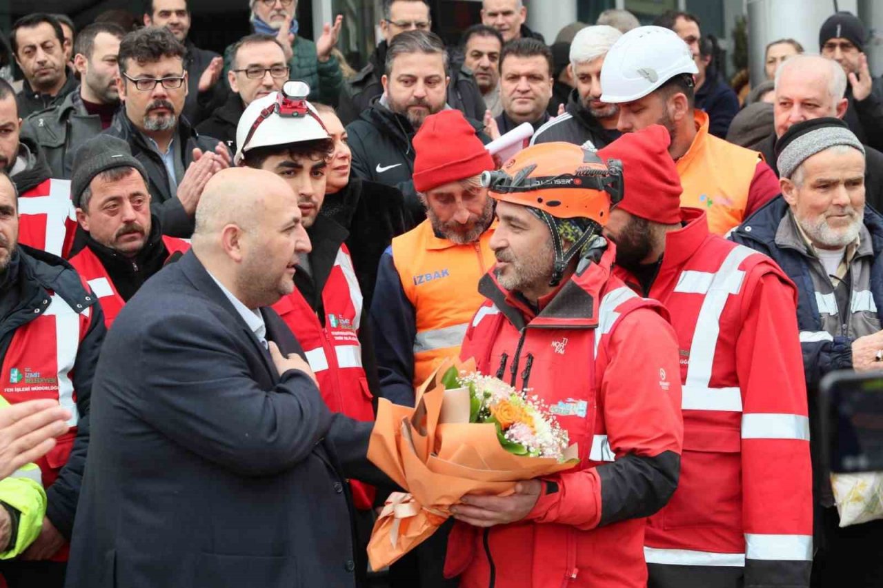 İZBAK ekipleri alkışlarla karşılandı