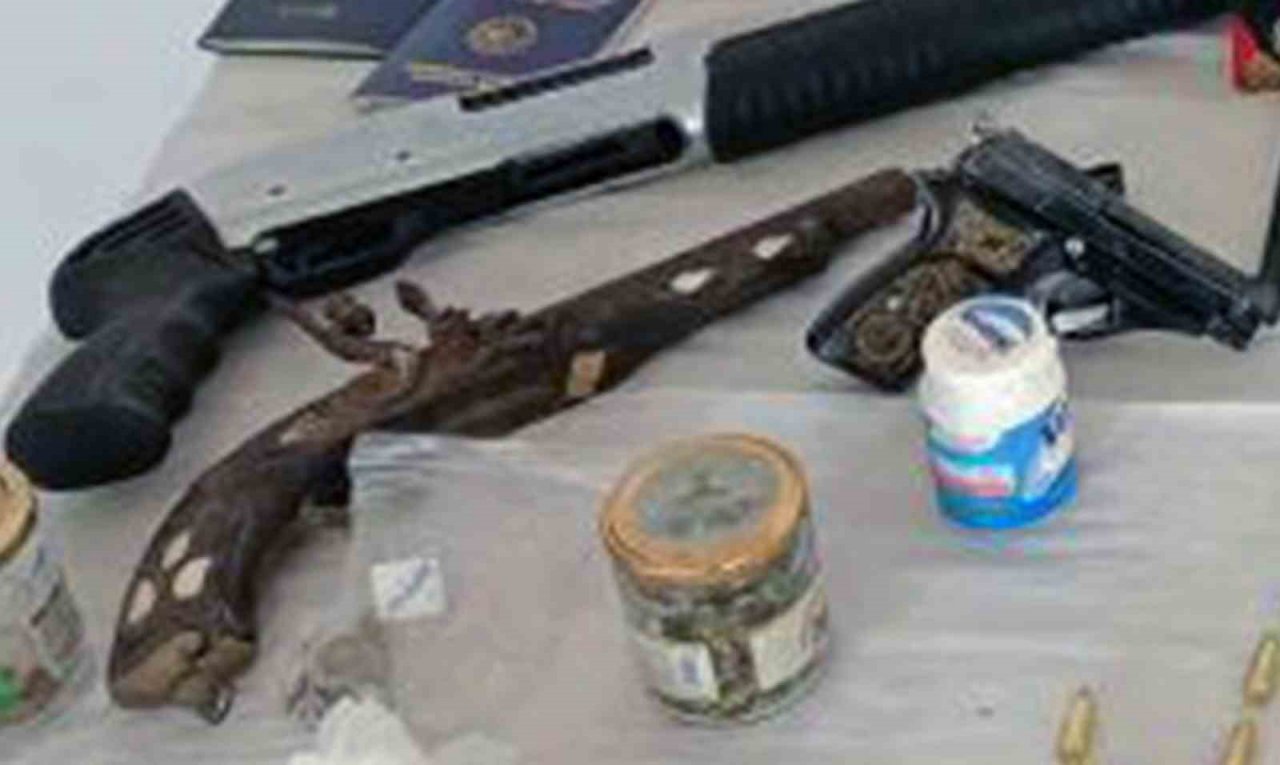 Antik tabancayı satmak isterken yakalandı