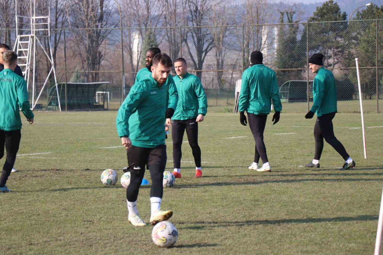 Ezeli rakipler bu maçta tek yürek olacak