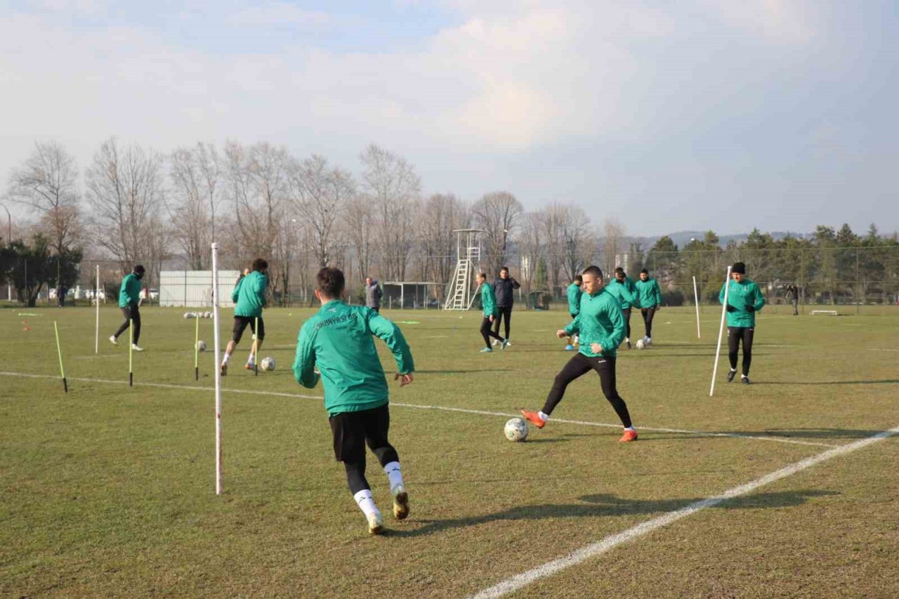 Ezeli rakipler bu maçta tek yürek olacak