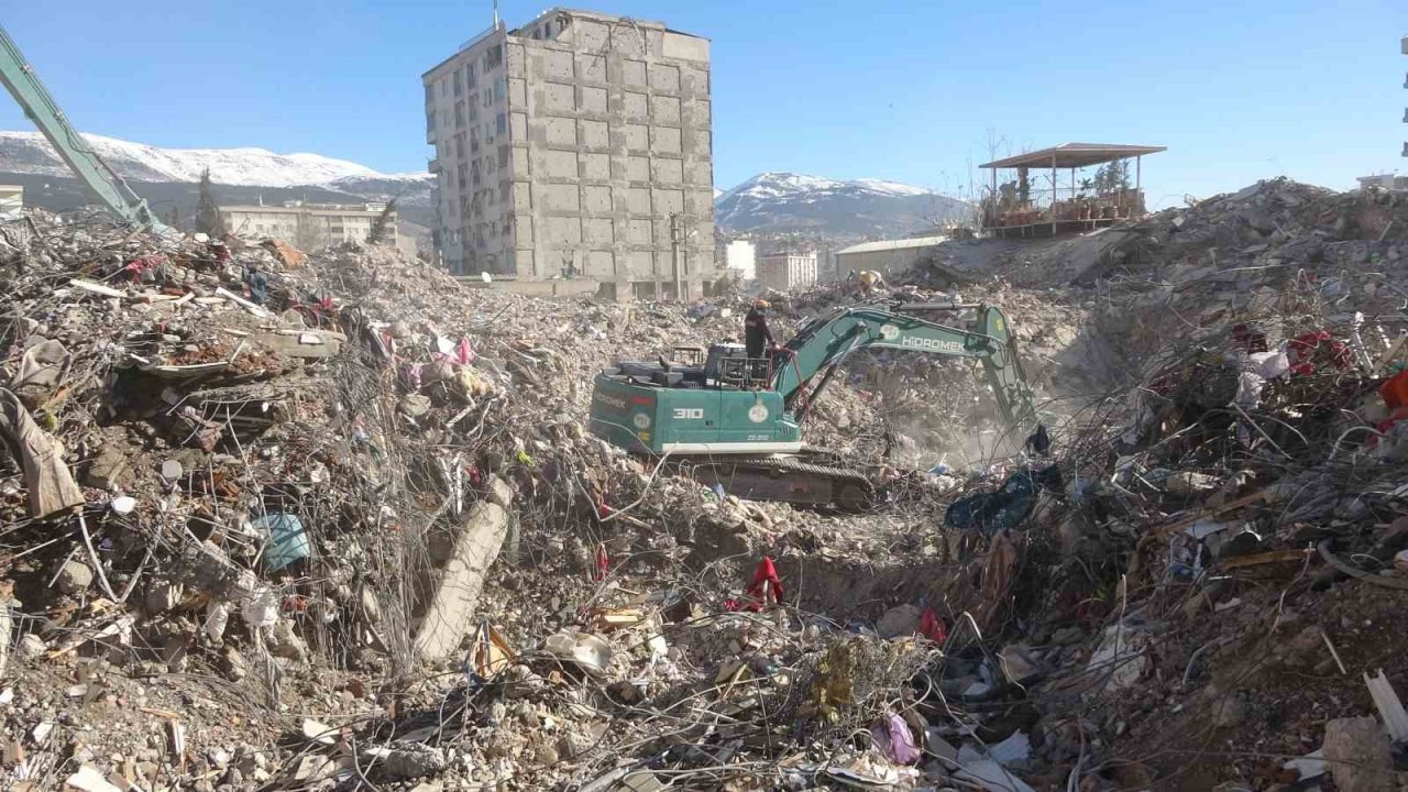 Depremin 11’inci gününde Kahramanmaraş’ın son durumu havadan görüntülendi