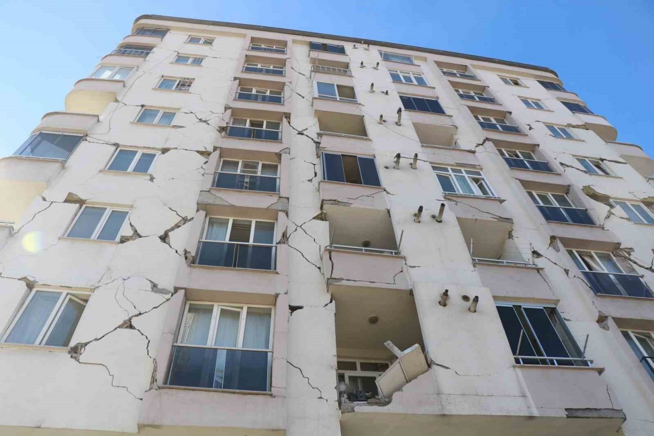 Depremin 11’inci gününde Kahramanmaraş’ın son durumu havadan görüntülendi