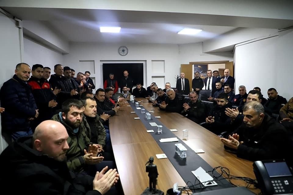 Başkan Alan deprem bölgelerinde görev alan personellere teşekkür etti