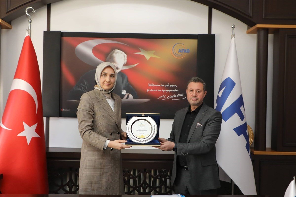 Afyonkarahisar depremzedeler için tek yürek oldu