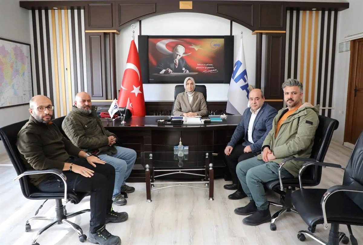 Afyonkarahisar depremzedeler için tek yürek oldu