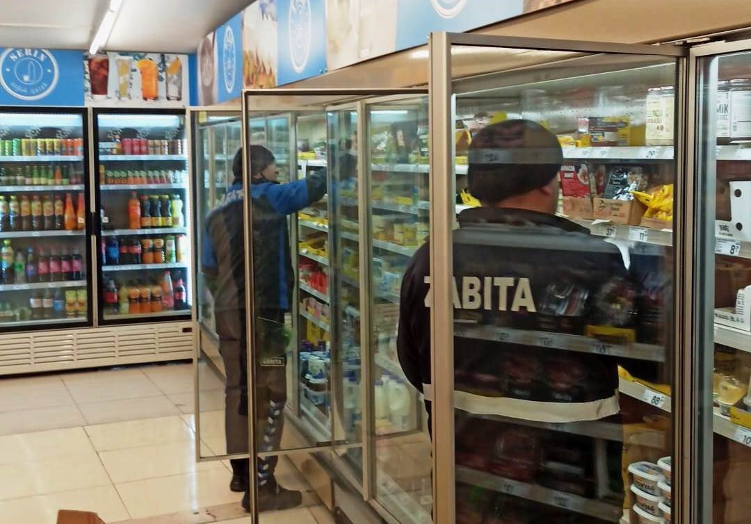 Altınova’da marketler gözetim altında