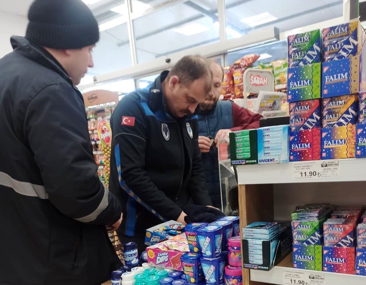 Altınova’da marketler gözetim altında