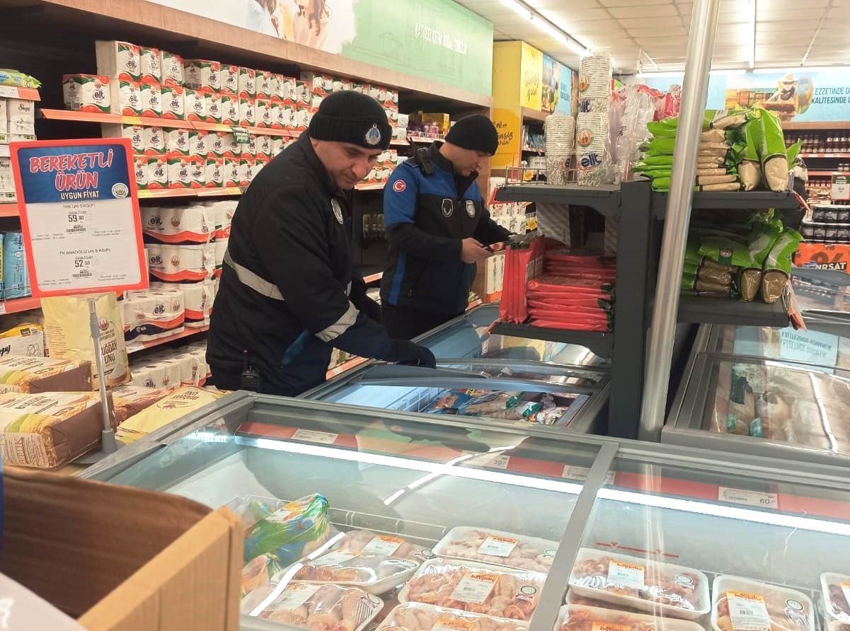 Altınova’da marketler gözetim altında