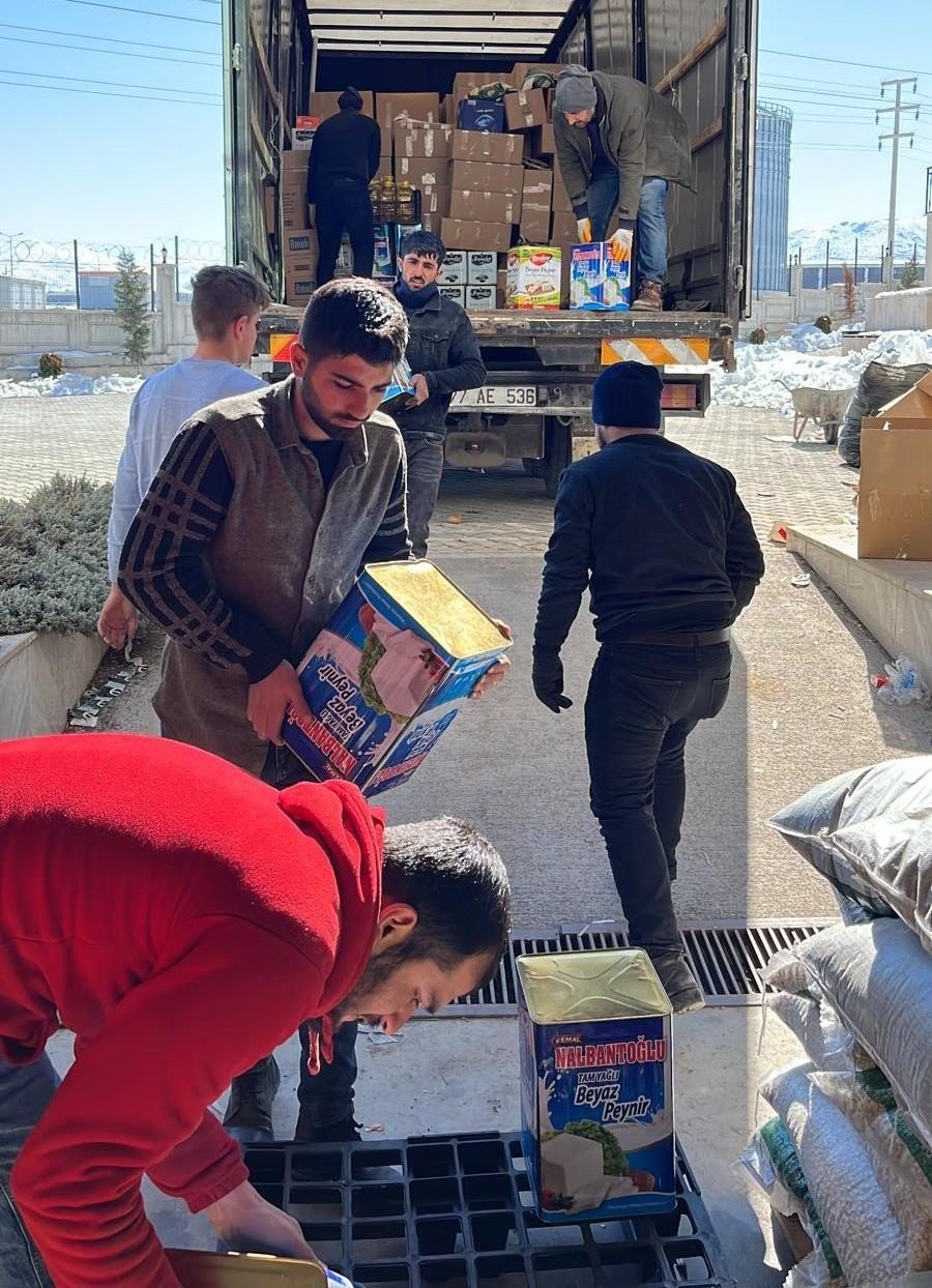 Yalova Altınova’dan 10. yardım tırı Malatya’ya gitti