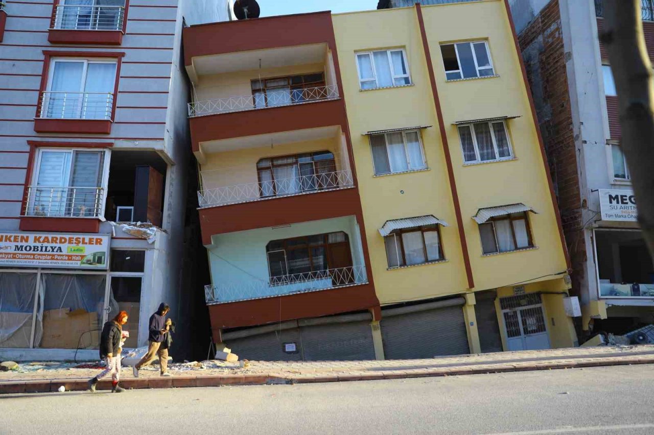 Antalya Büyükşehir Belediyesi ekipleri hasar tespit çalışmalarında görev alacak