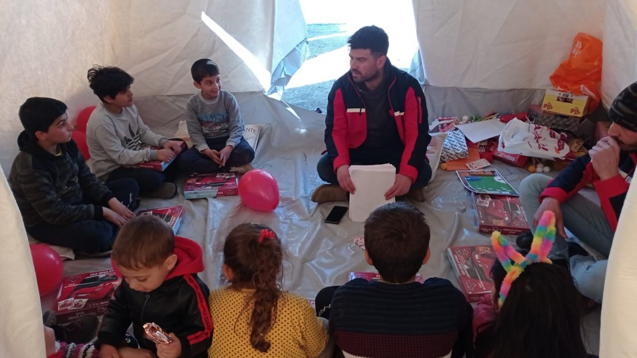 Aydınlı ekipler, depremin yaralarını beraber sarıyor