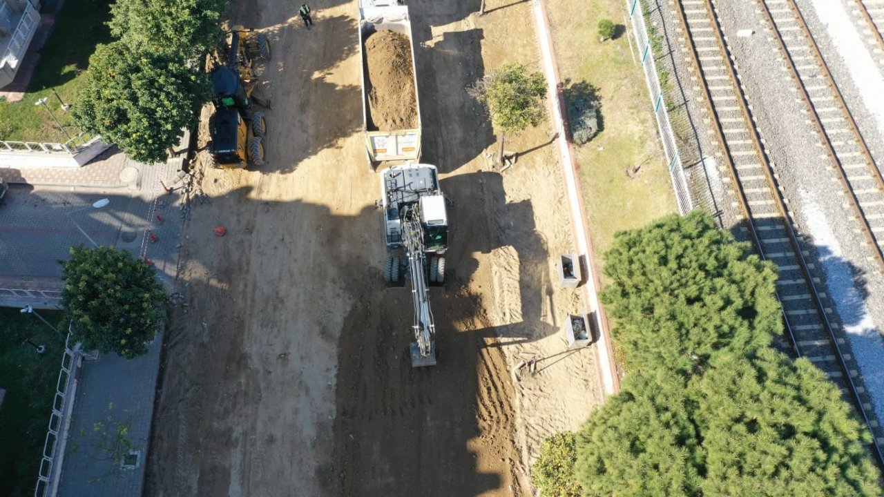 Aydın Büyükşehir Belediyesi yol çalışmalarını sürdürüyor