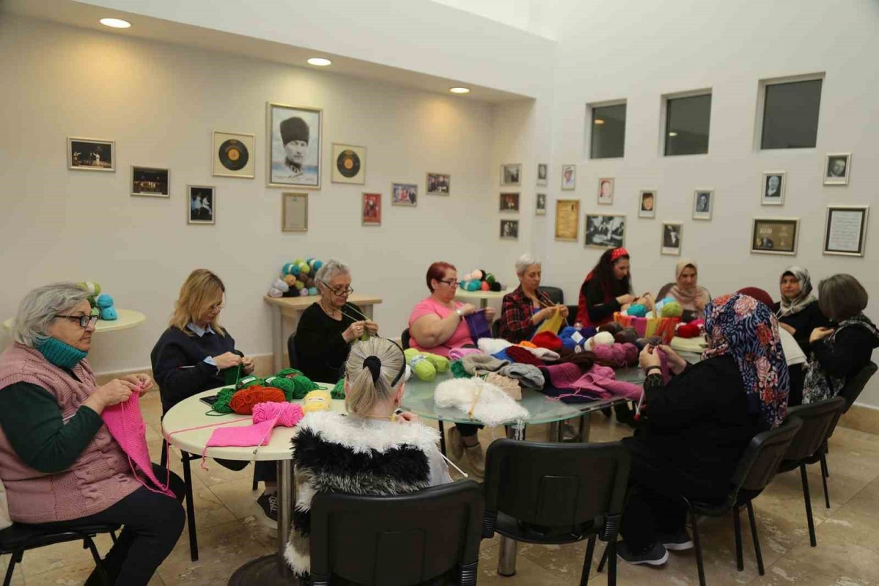 Büyükçekmeceli kadınlardan depremzedelerin yüreğini ısıtacak kampanya