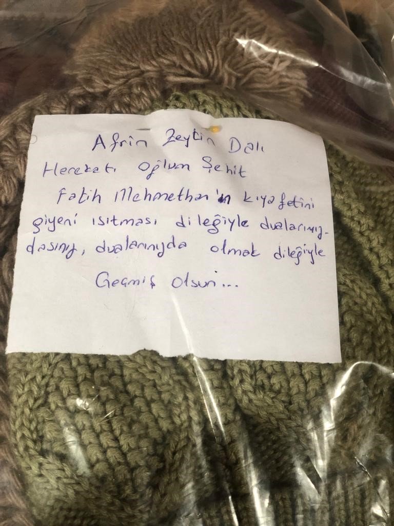 Şehit oğlunun gözü gibi sakladığı eşyalarını depremzedelere gönderdi