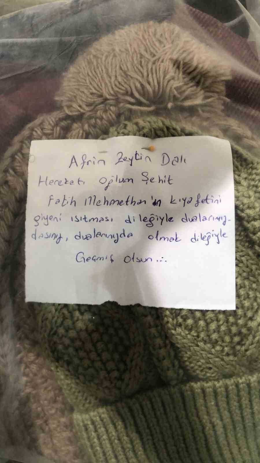 Şehit oğlunun gözü gibi sakladığı eşyalarını depremzedelere gönderdi