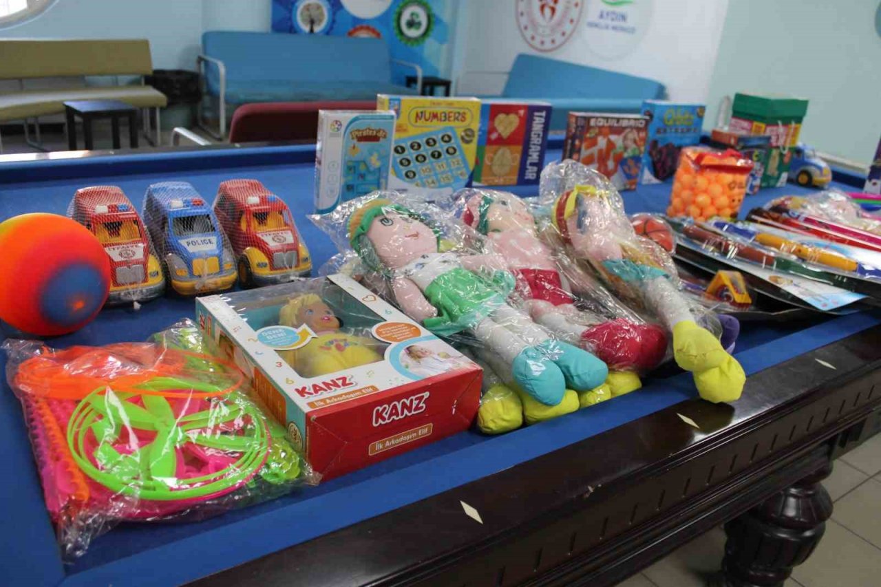 Aydın’da depremzede çocuklar için oyuncak kampanyası başlatıldı