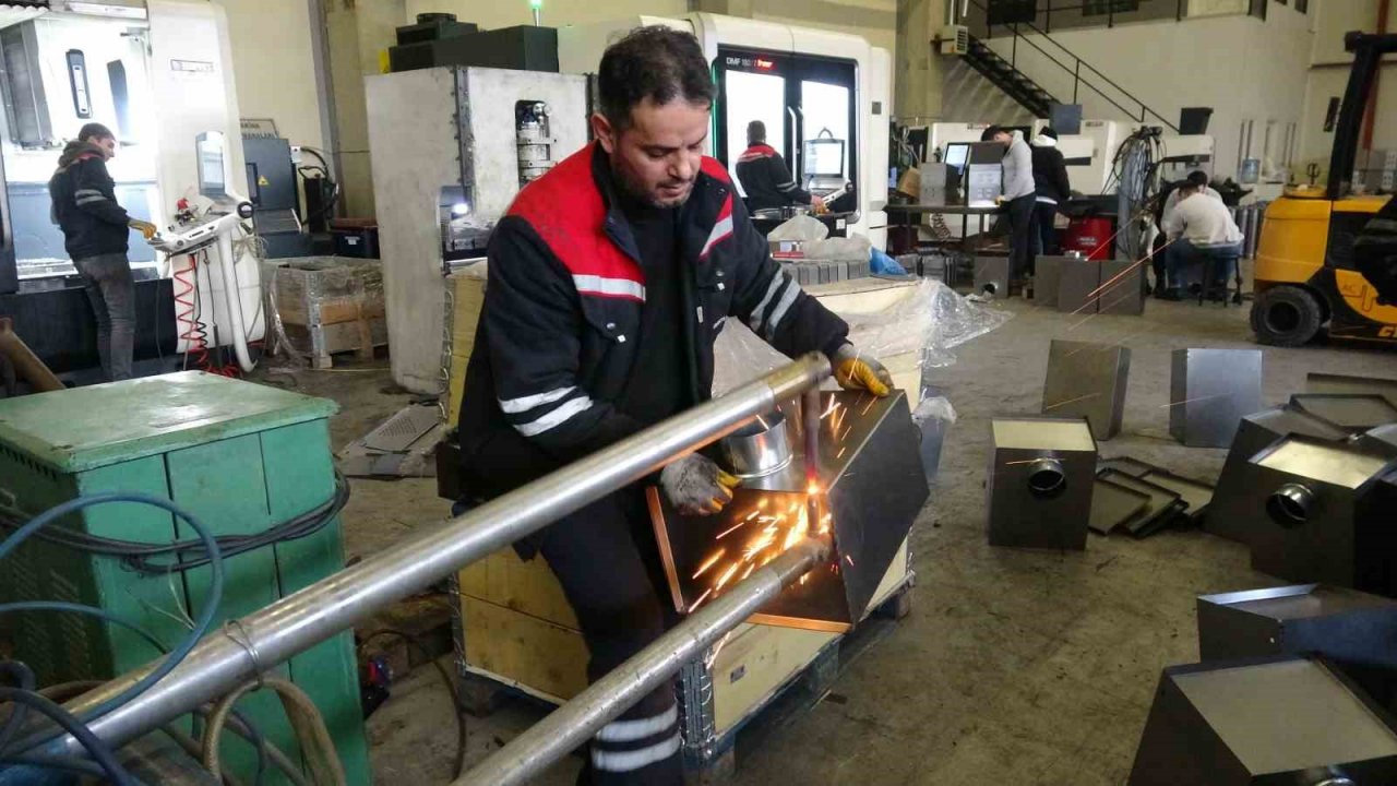 Çadır kentleri ısıtmak için hummalı çalışma