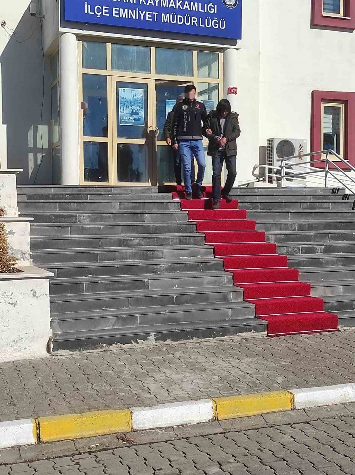Depremi bahane edip uyuşturucu sevkiyatı yapan 1 kişi tutuklandı