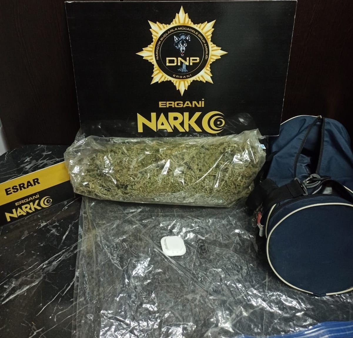 Depremi bahane edip uyuşturucu sevkiyatı yapan 1 kişi tutuklandı