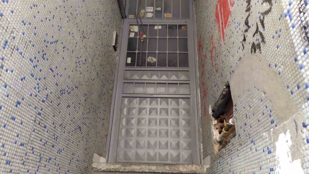 Esenler’de çatlak olan 2 bina boşaltıldı