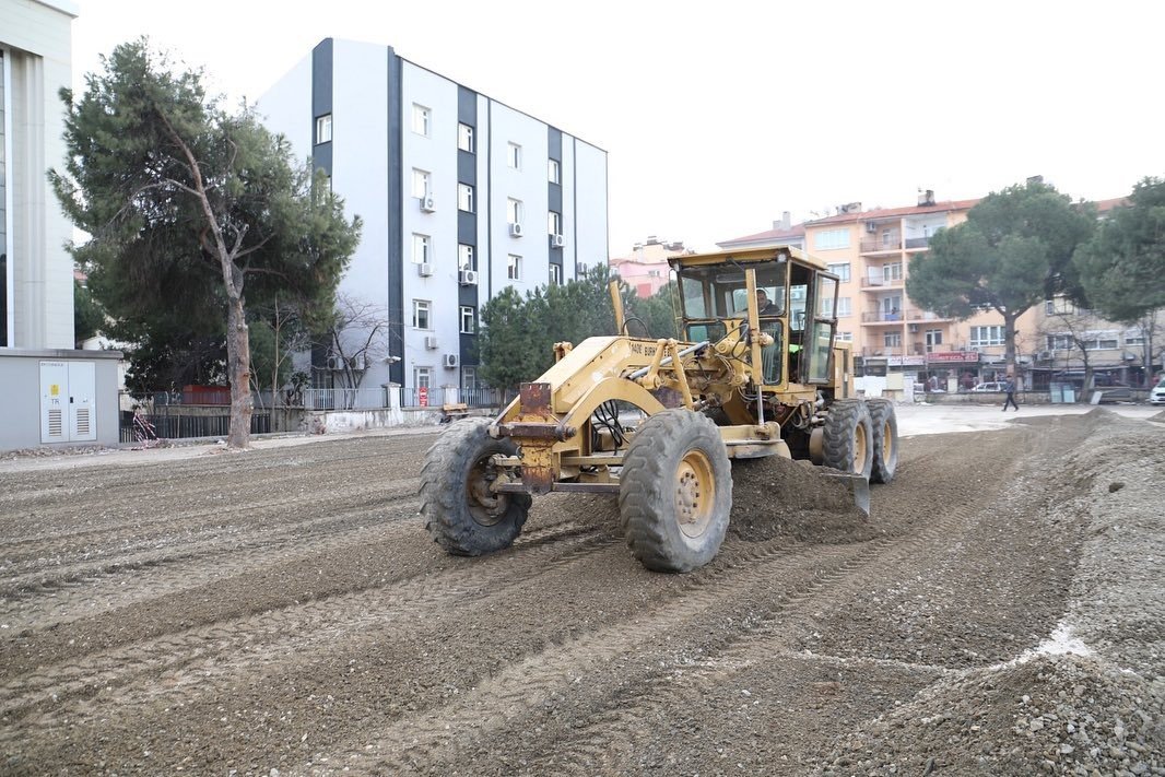 Burhaniye’de eski hastane yeri otopark oldu