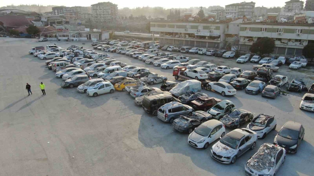 Toplu araç mezarlığı havadan böyle görüntülendi