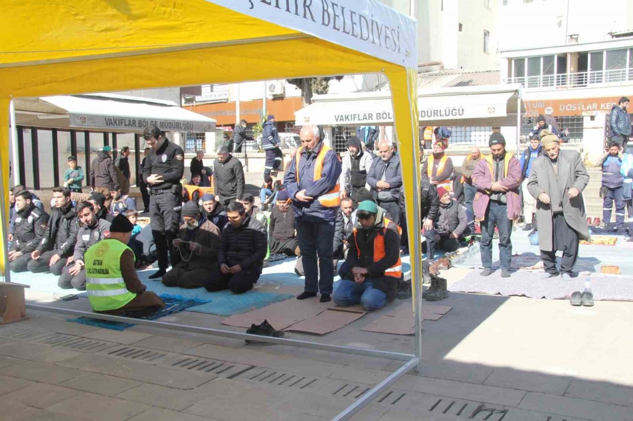 Tarihe direndi depreme dayanamadı
