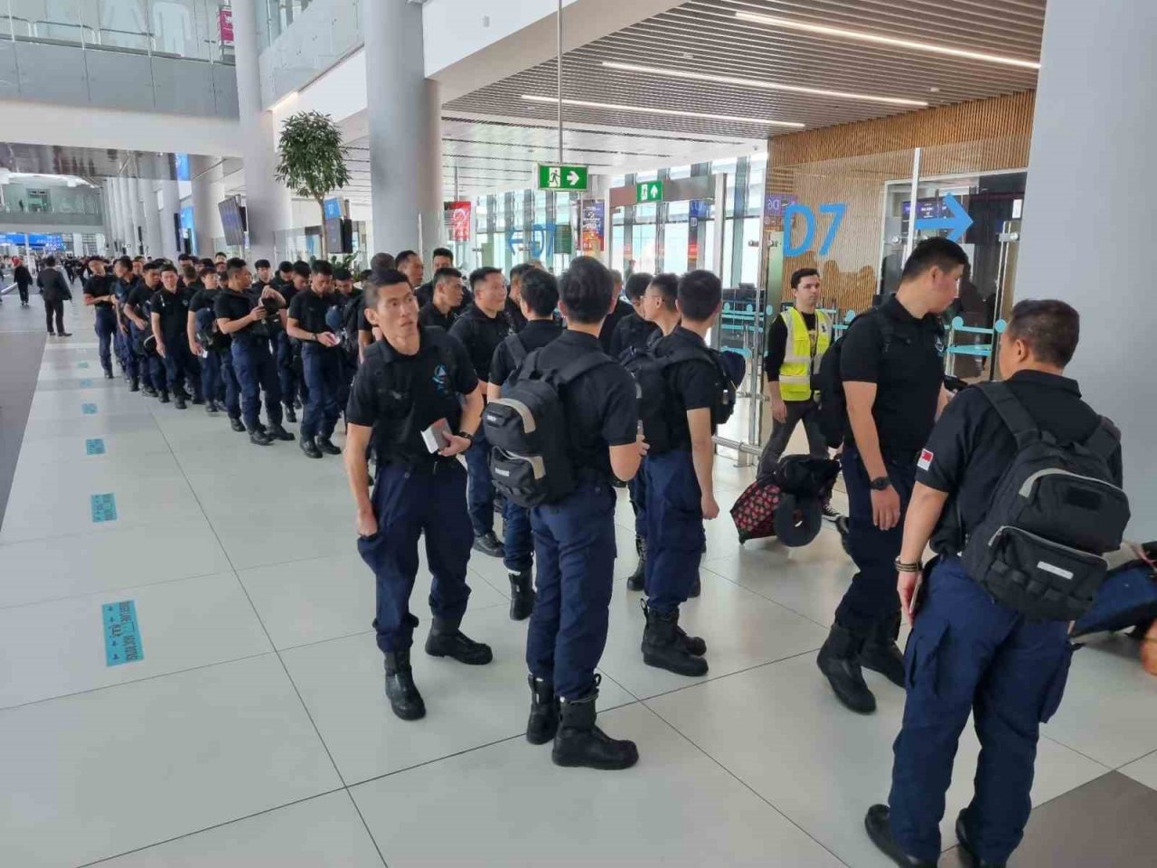 Singapur arama kurtarma ekibi ülkesine döndü