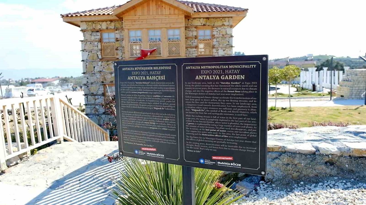 Hatay EXPO alanında bulunan Düğmeli Ev sapasağlam ayakta