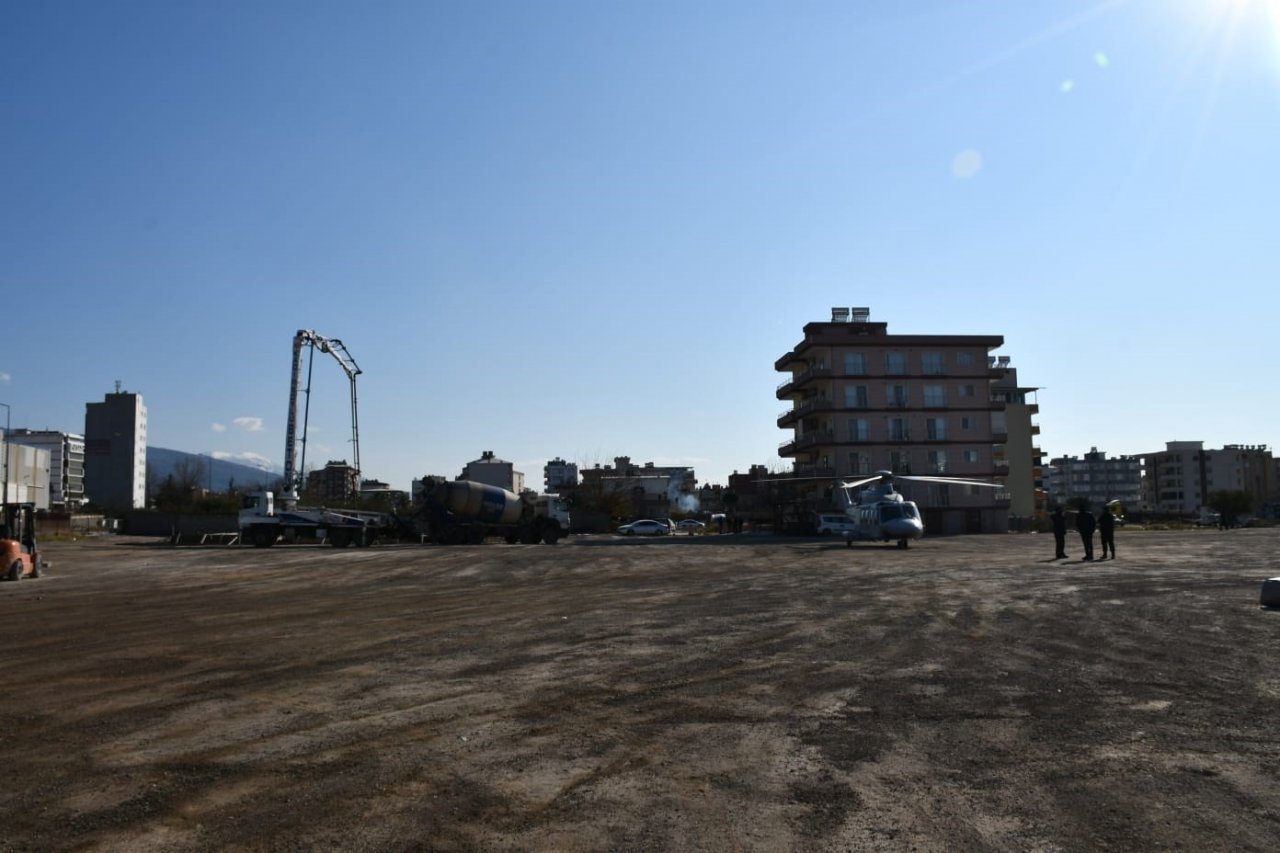 Katar tarafından yapılan sahra hastanesi ve çadır kent kurulumu hızla ilerliyor