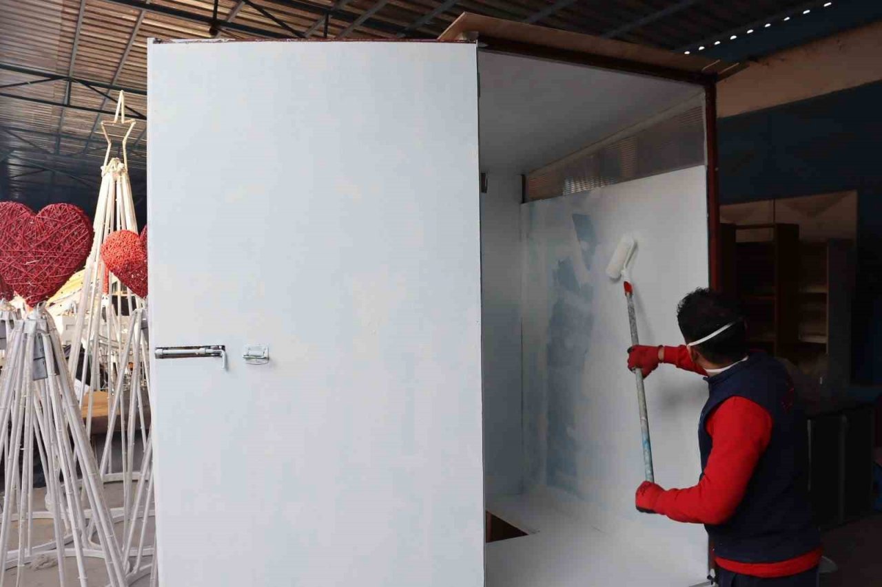 Deprem bölgesi için portatif tuvalet üretimine başlandı