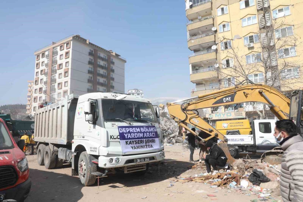 Kocasinan Belediyesi, depremzedeler için 7/24 çalışıyor