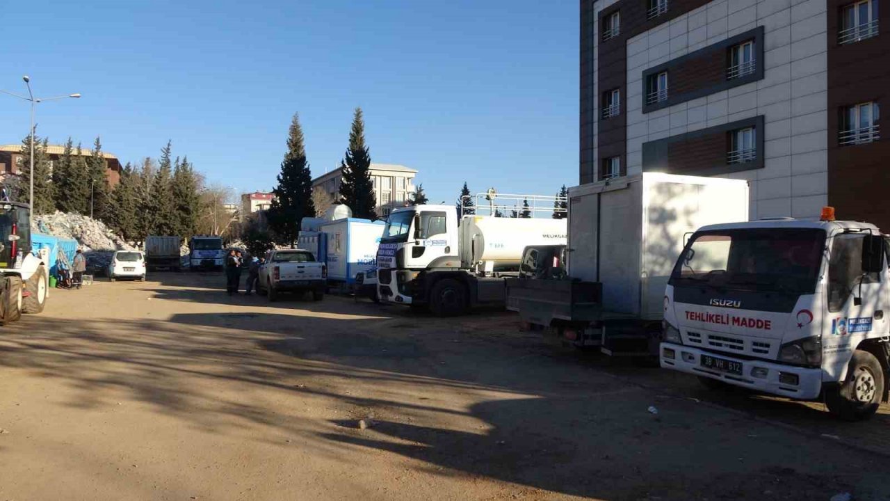 Melikgazi’den depremzedelere ‘mobil yardım’