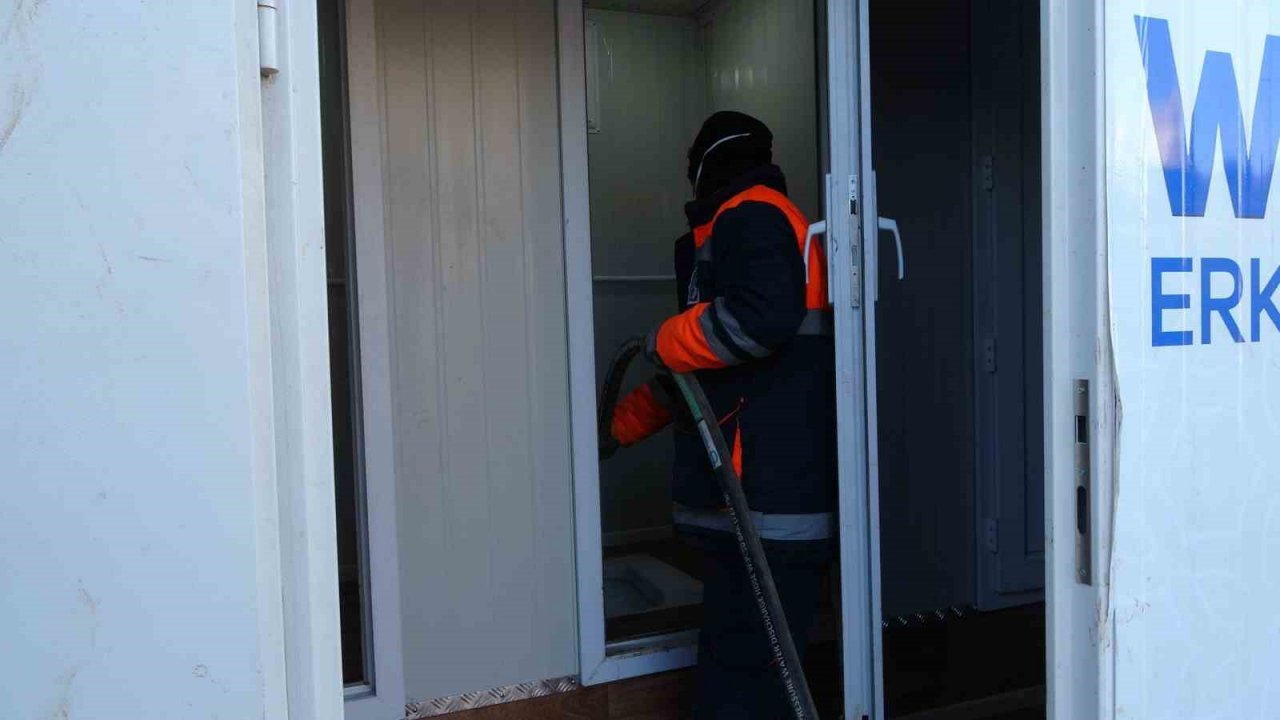 Melikgazi’den depremzedelere ‘mobil yardım’