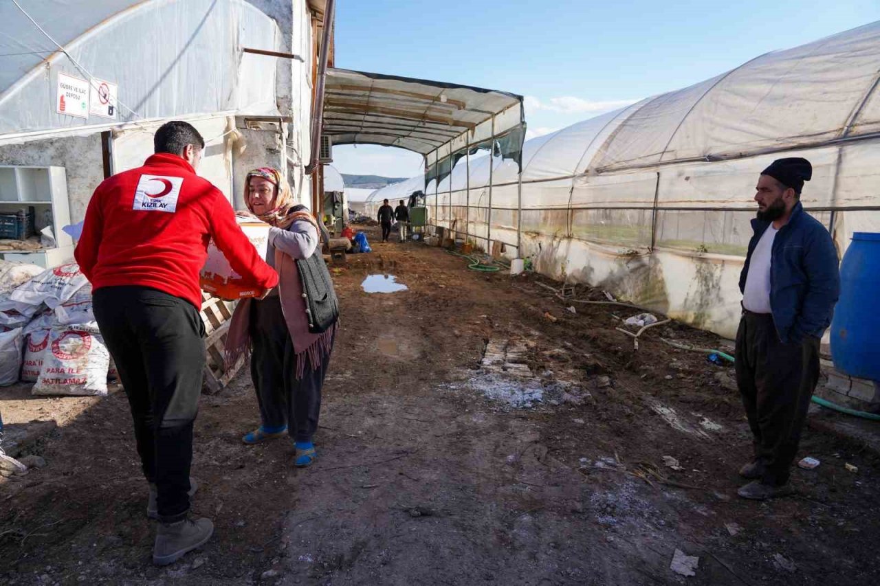 Kızılay’dan köylere gıda desteği